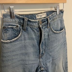 Abercrombie & Fitch The Skinny High Rise Light Size 24 00